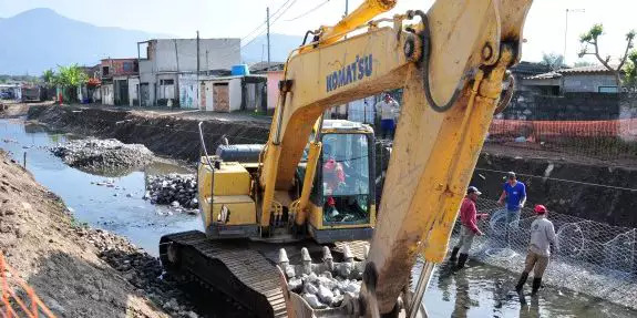 Obras no canal em Praia Grande